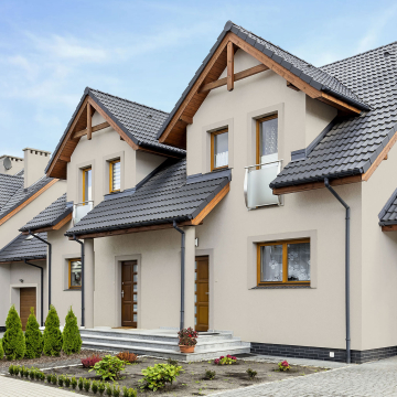 The color of the house is for information only!